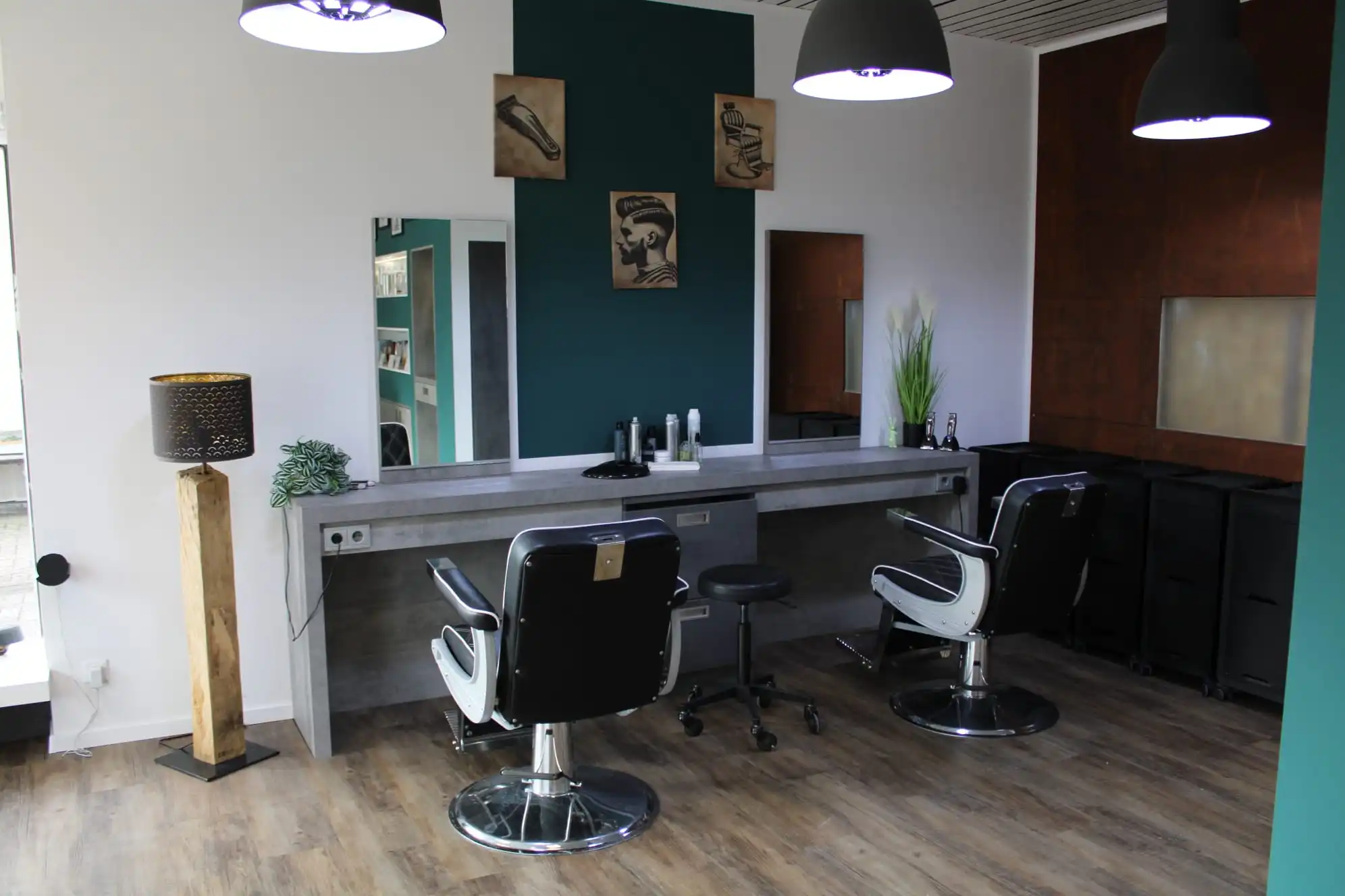 Herrenbereich im Barbershop-Stil im Friseursalon Dinklage